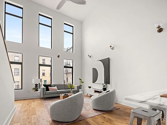 4th image of 298 20th St #B
