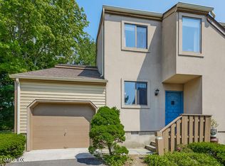 17 Palmer St APT 8, Cos Cob, CT 06807