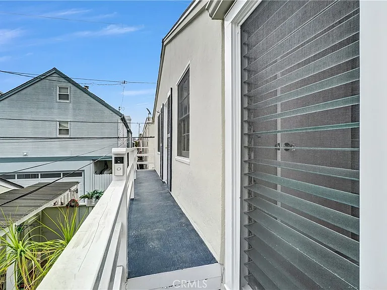 320 Sapphire Ave — Photo 8