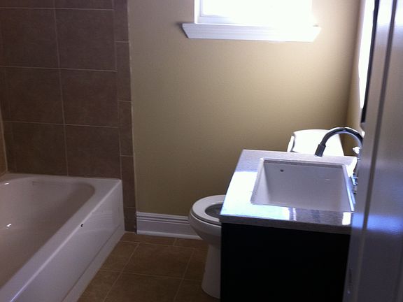 5th image of 4830 Rosemont Pl #1