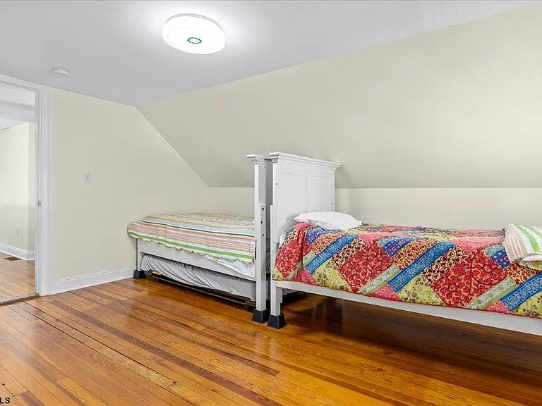 104 S Oakland Ave — Photo 35