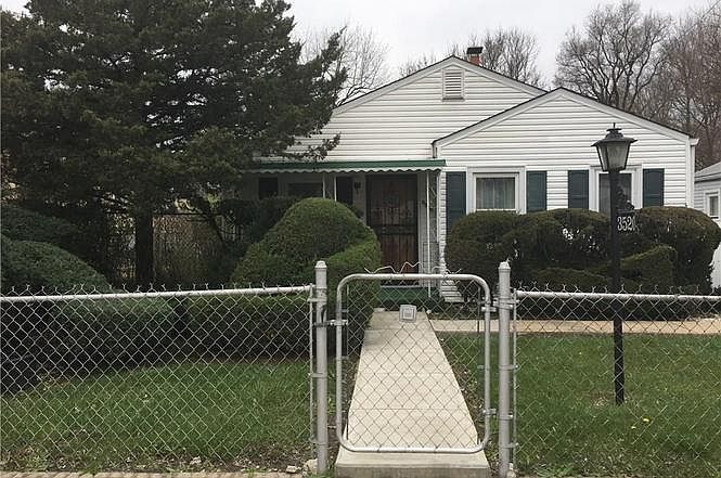 2nd image of 3520 Caroline Ave