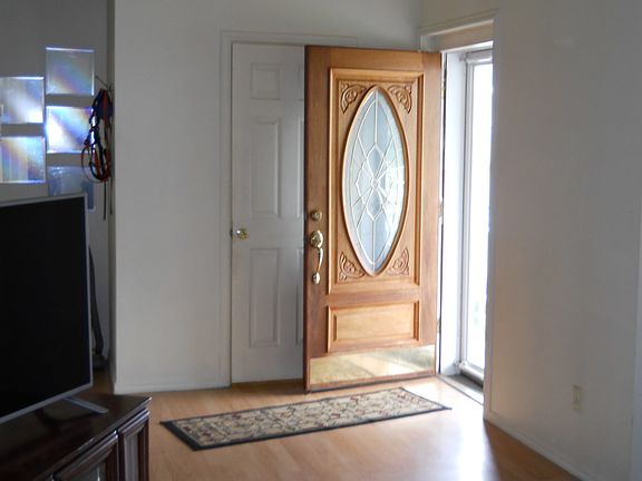 Entry with 1/2 Bath
