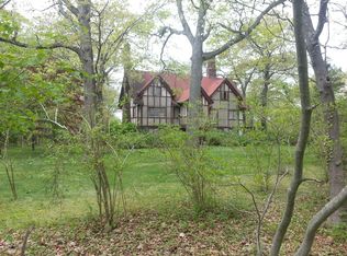 21 Bridge Ln, Port Jefferson, NY 11777