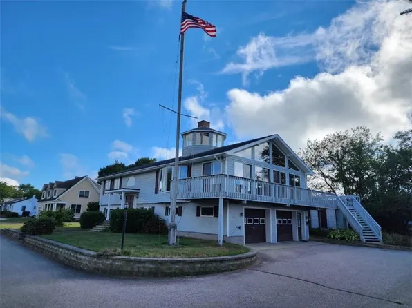 40 Marsh Dr, Charlestown, RI 02813