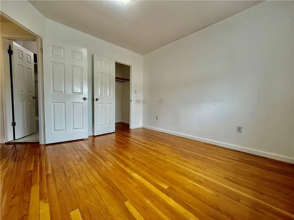 1534 W 7th St APT 3B, Brooklyn, NY 11204