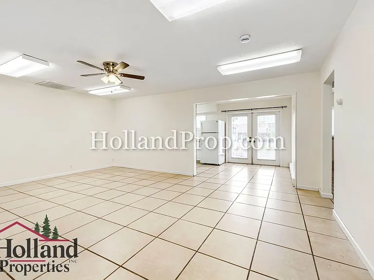 21820 Johnson St — Photo 9