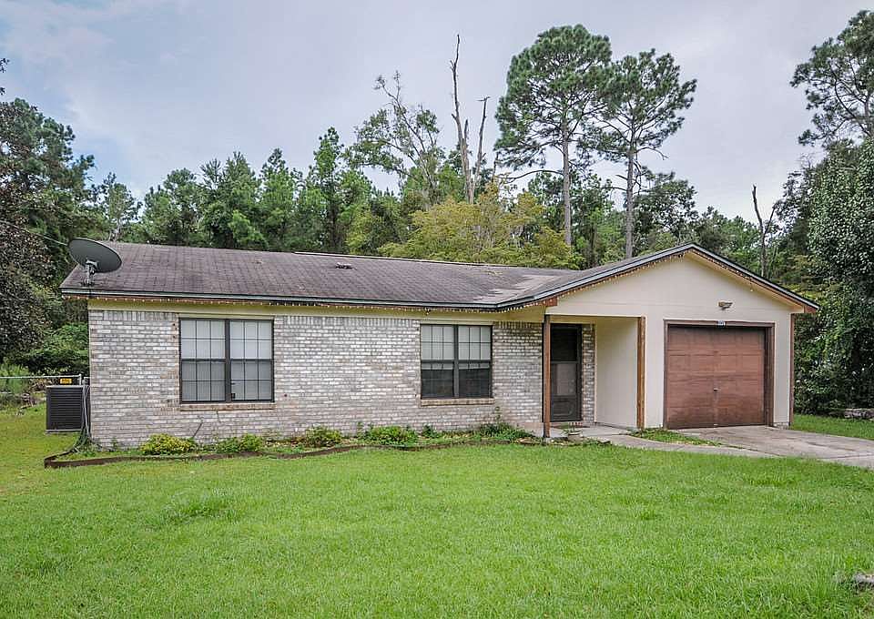 1st image of 2224 Hickory Ct
