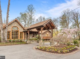 10204 Bentcross Dr, Rockville, MD