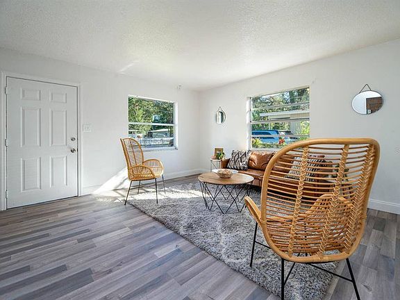 3rd image of 4303 Deleuil Ave