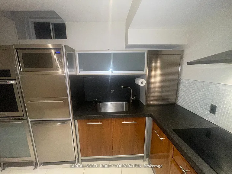 7 Compton Cres #BASEMENT — Photo 9