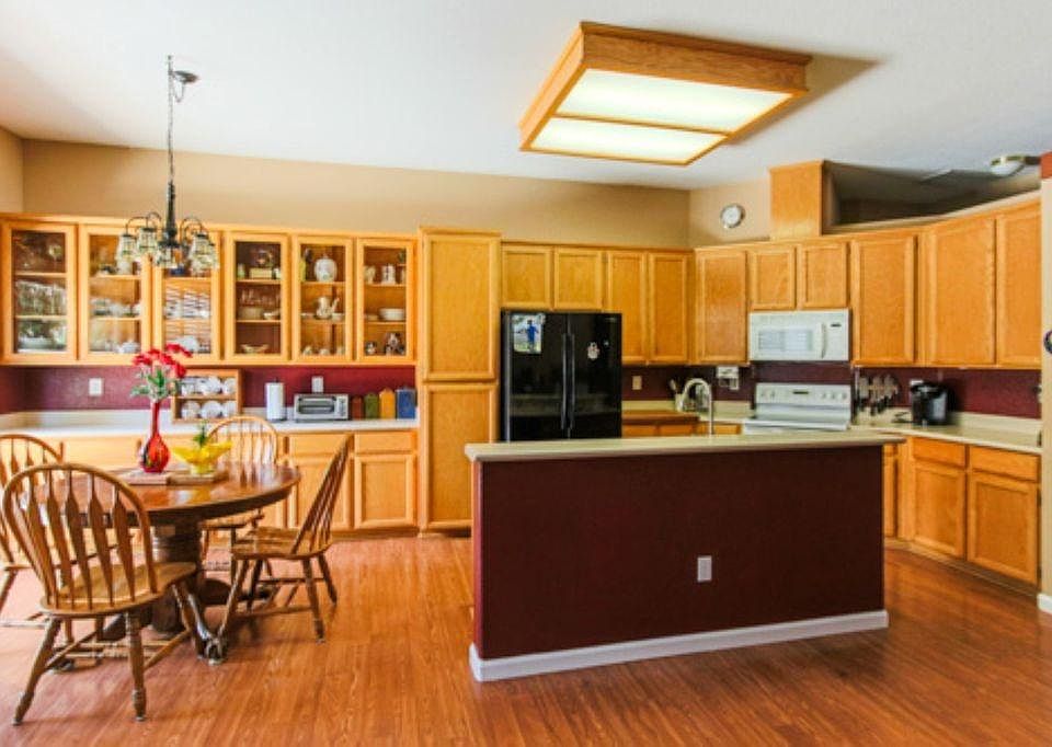 2nd image of 5104 Countryridge Ln