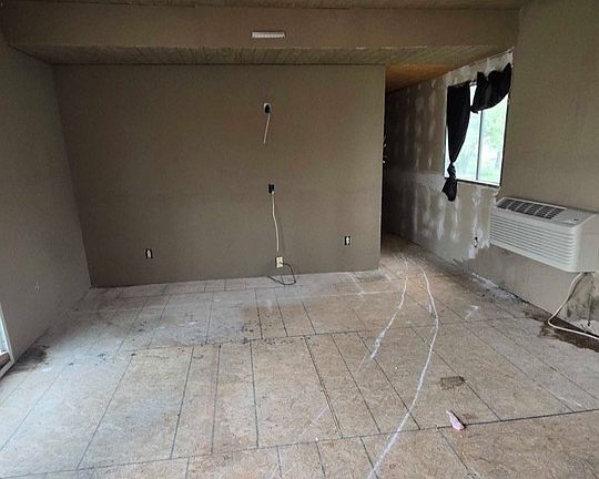 3rd image of 32 Island Lake Dr #32