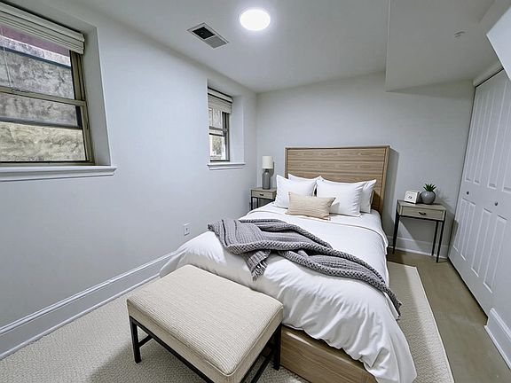 5th image of 1919 Mount Vernon St #1R