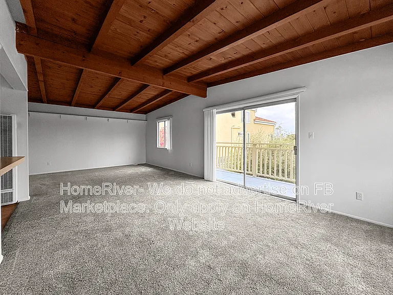 3516 Ocean Dr — Photo 6