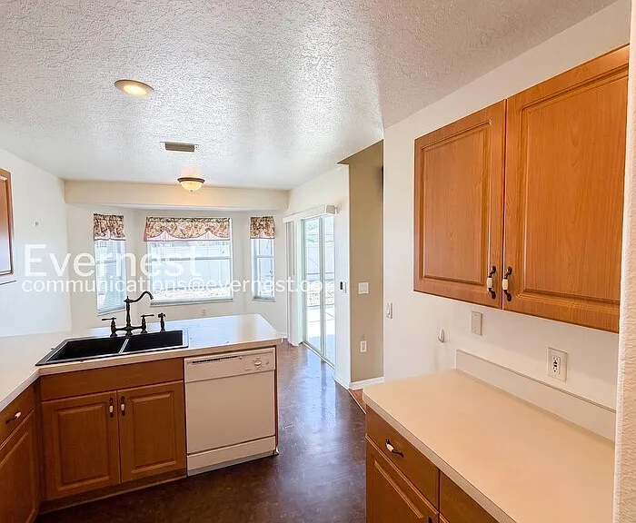 6930 Frascati Loop — Photo 7
