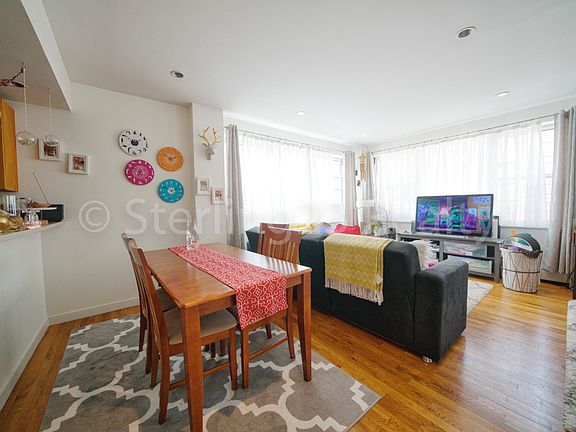 3rd image of 25-50 Crescent St #2CC