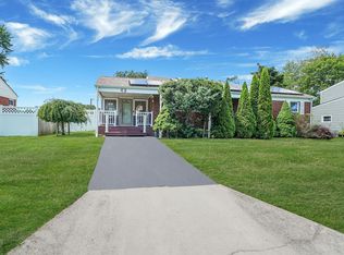 43 Bowdoin Rd, Centereach, NY 11720