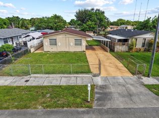 5633 SW 40th St, West Park, FL 33023