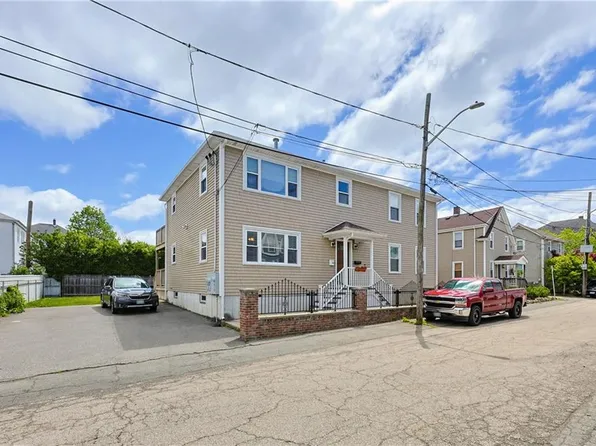 6 Wilson St, Bristol, RI 02809