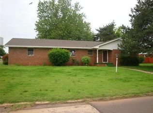 1702 W Avenue C, Elk City, OK 73644