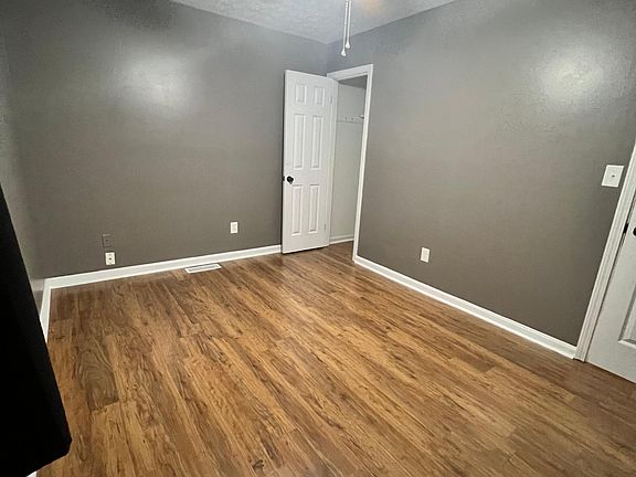 3rd image of 5311 Alicante Ln