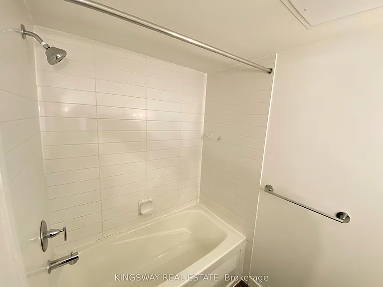 4 H Spadina Ave #1111 — Photo 18