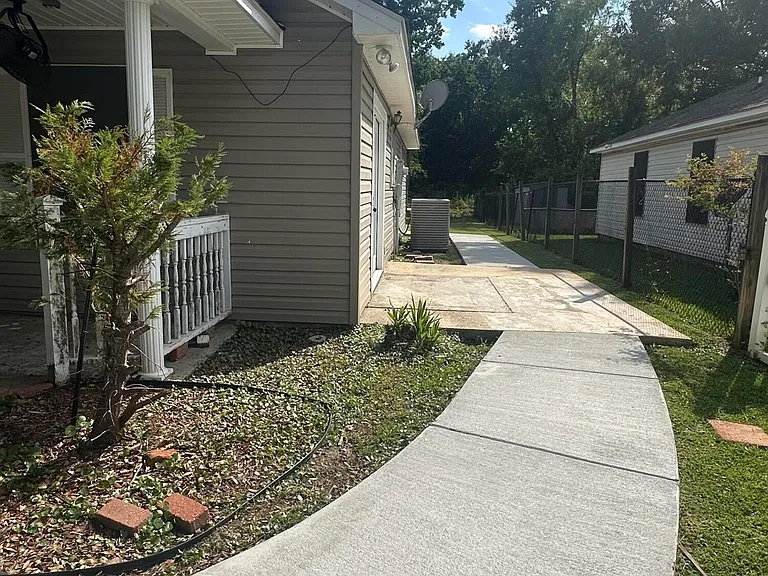 1113 Beach Ave — Photo 16