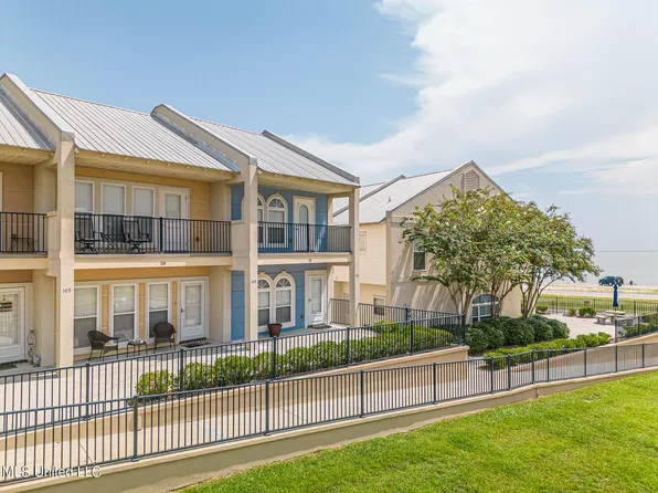 548 W Beach Blvd APT 104, Long Beach, MS 39560