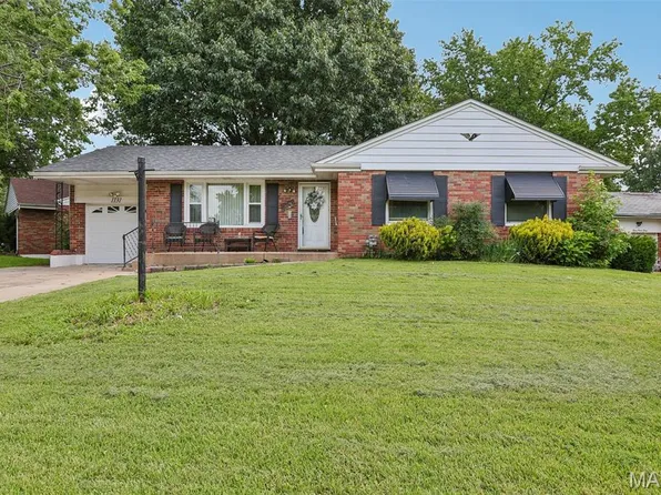 1131 Dunford Dr, Saint Louis, MO 63137