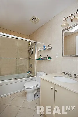 Rented by REAL New York | media 21