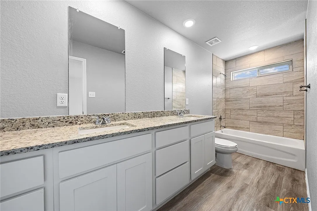 3 bed, 1400 sqft, $1,450 — Photo 4