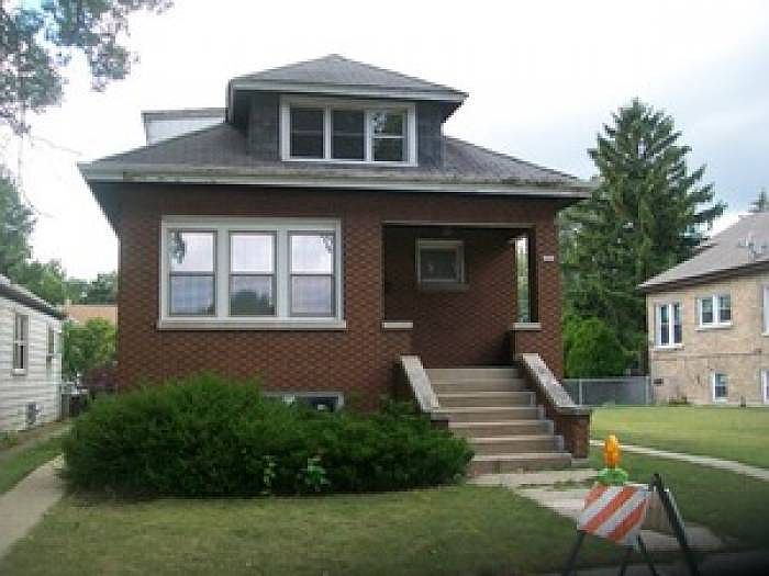 2nd image of 3938 Oak Park Ave