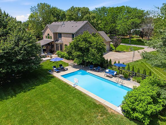 2nd image of 5002 Lupreese Ln