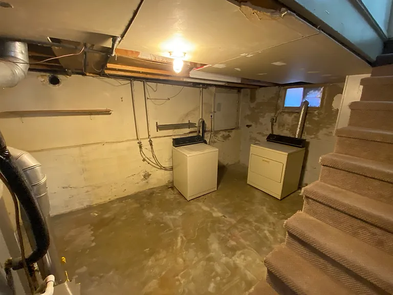 1472 E Redondo Ave — Photo 8