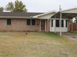 1503 Hulme St, Bowie, TX 76230