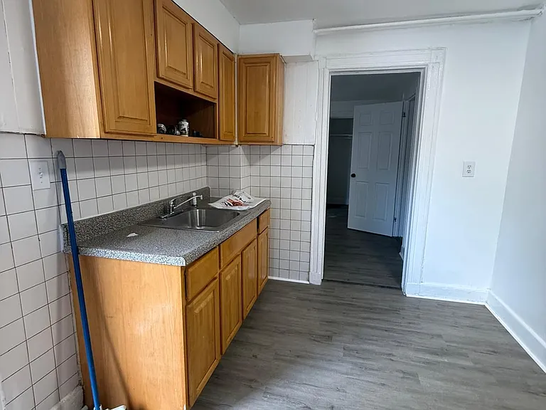 4 Chestnut St #2 — Photo 10