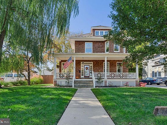 3rd image of 3 Melvin Ave