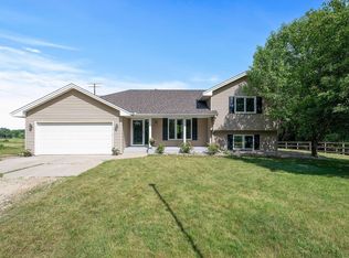 24551 Dakota Ave, Lakeville, MN 55044