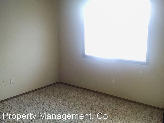 5th image of 1528 S Reserve St APT 1