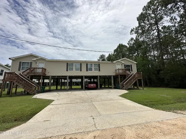 7091/7093 E Issaquena St, Bay Saint Louis, MS 39520