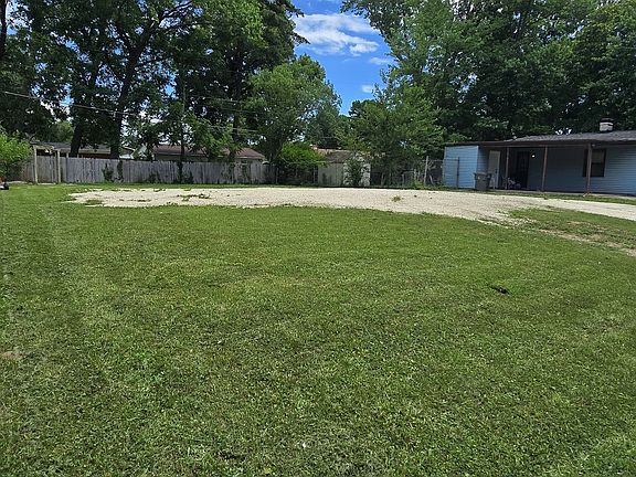 4th image of 6142 Meadowlark Dr