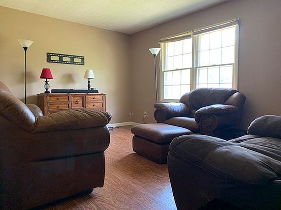 2nd image of 1600 Pin Oak Dr
