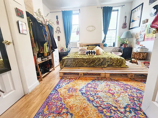 Rented by RELEASE NY | media 5