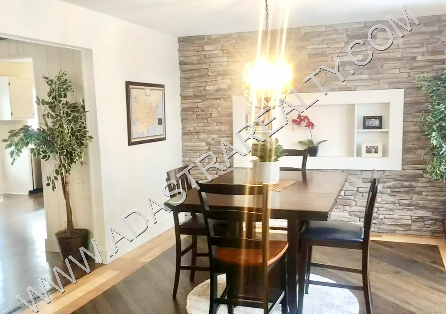Gorgeous Updated 4 Bedroom/3 Bath Home in the Northland-Coming SOON!! — Photo 4