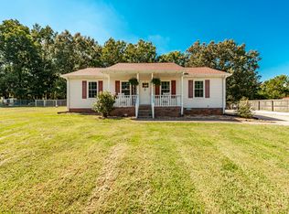 332 Forrest Dr, Greenbrier, TN 37073