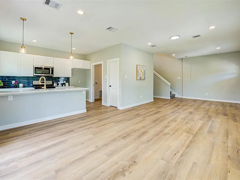 8361 Tate St — Photo 5