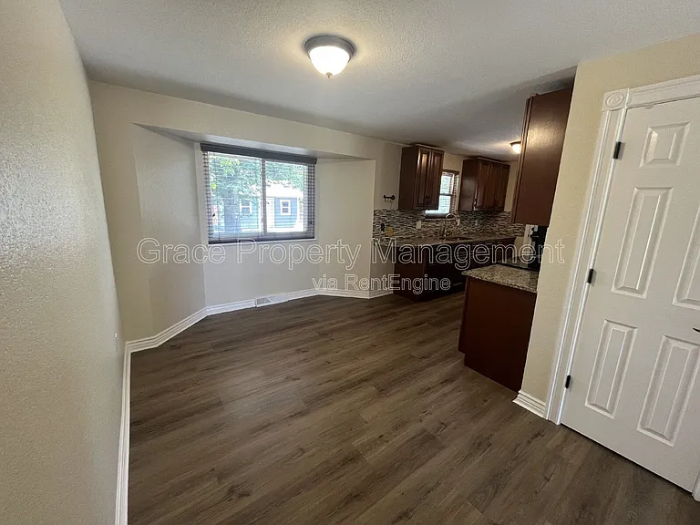 830 S 7th Ave — Photo 5