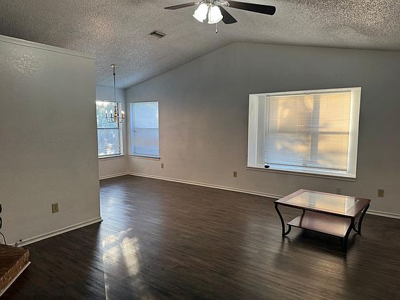 4th image of 500 Island Ct