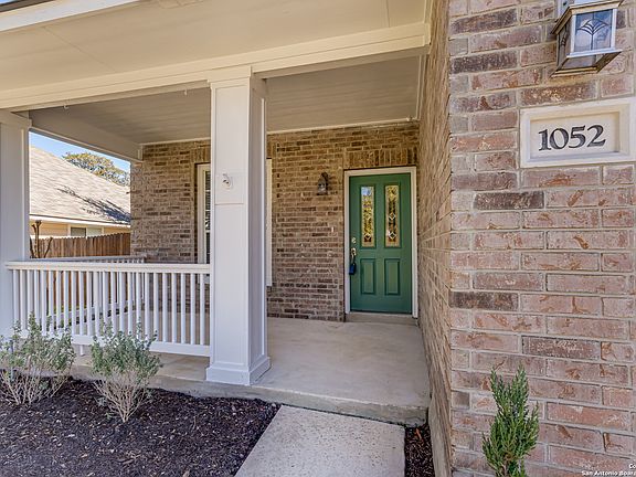 3rd image of 1052 MALTESE LN
